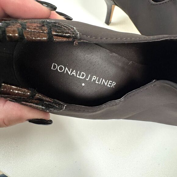 Donald J Pliner Brown Stretch Ankle Pump Bootie Croc Embossed Heel Womens Size 8 - Picture 7 of 11